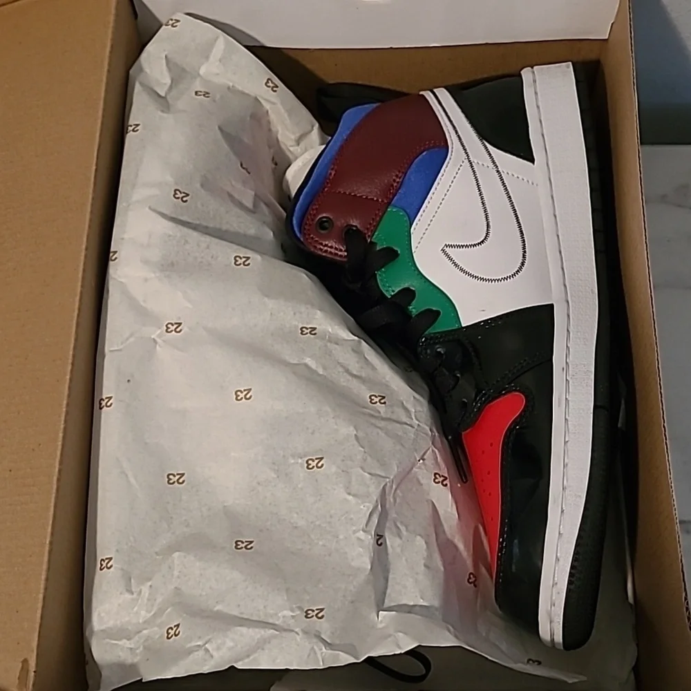 Air Jordan 1 Mid SE Wmns Size 11 Nike Athletic Basketball Sneakers Shoes